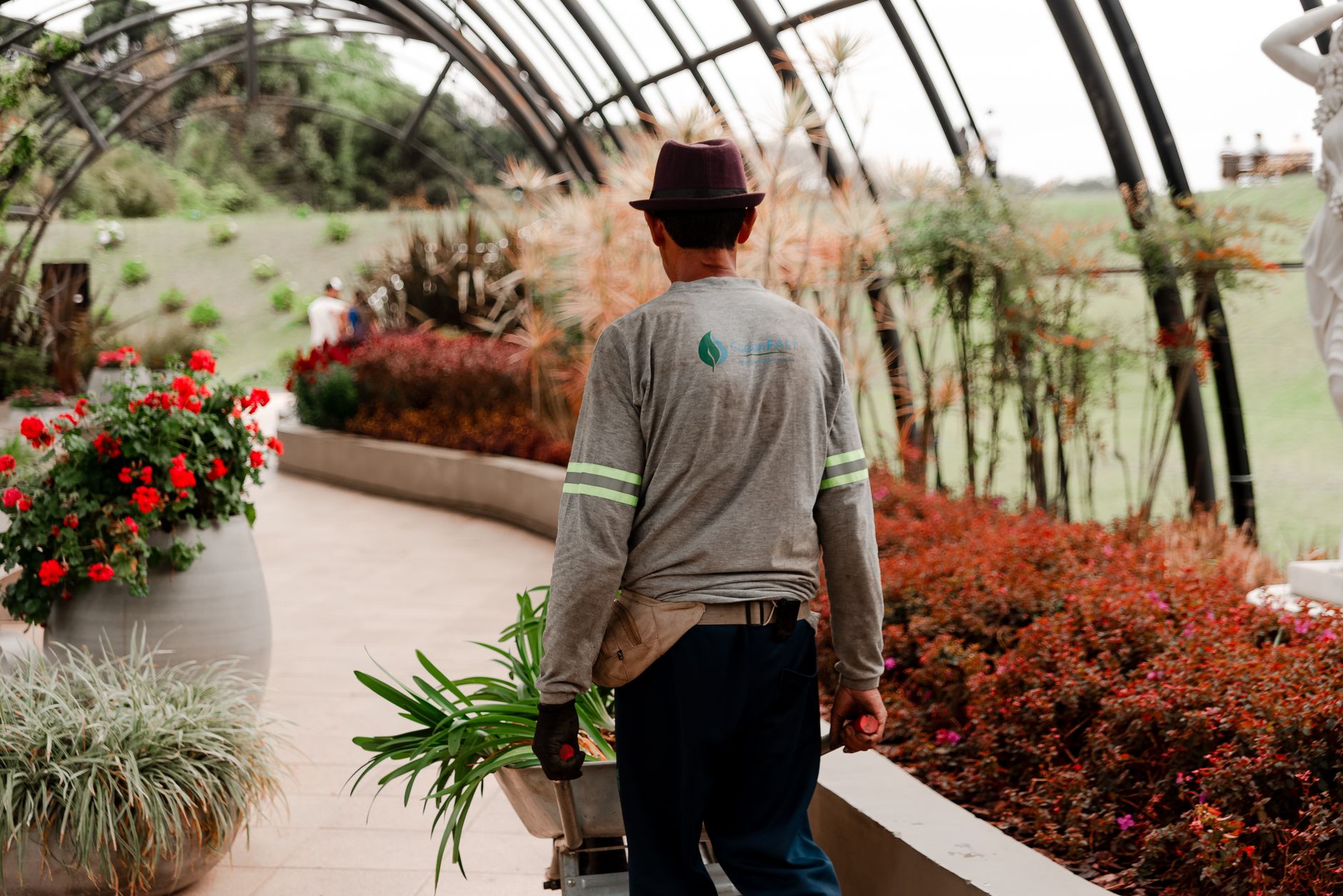 Jardinier paysagiste équipe à Asnières-sur-Seine
